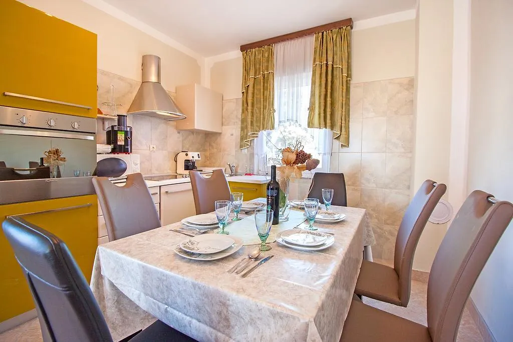 Apartments Villa Excellente Belvedere Pula Croatia
